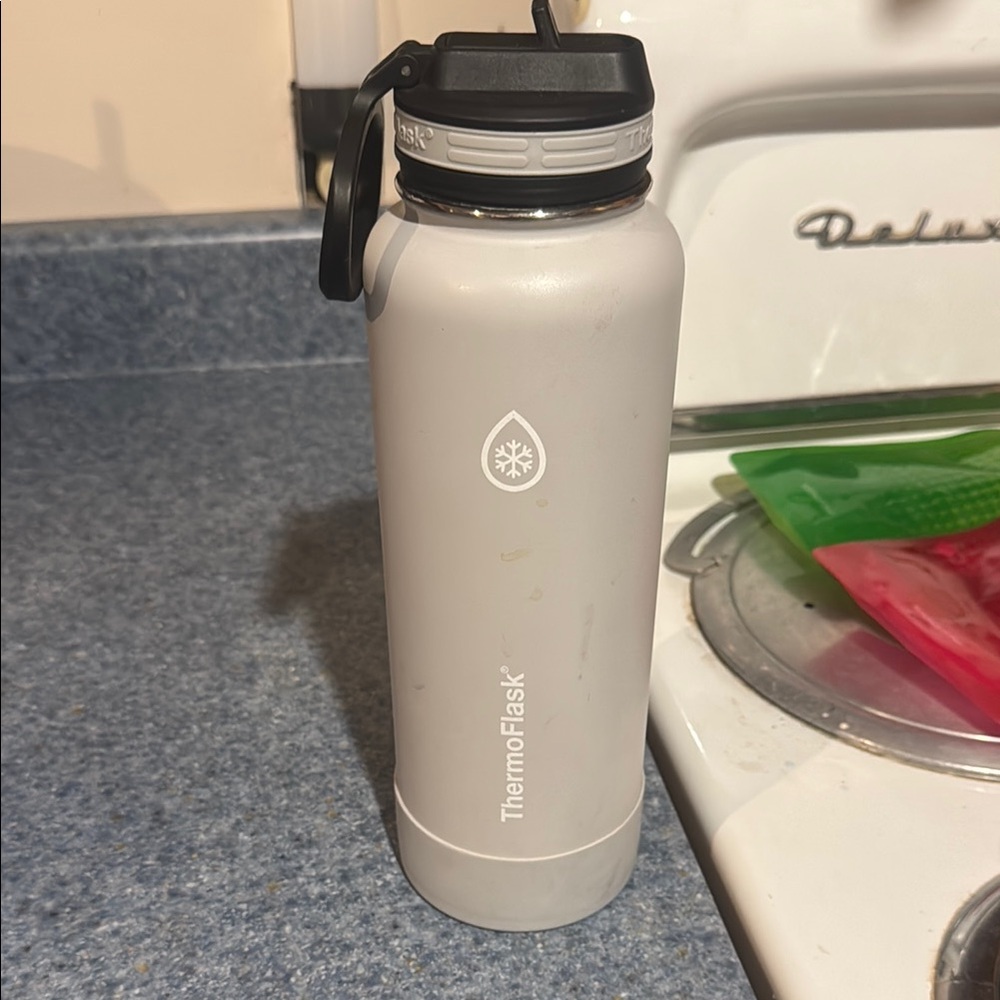 Thermoflask 32 oz Water Bottle